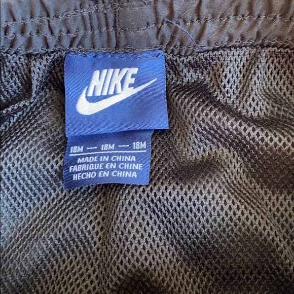 Nike pants with mesh on inside. - Picture 4 of 4
